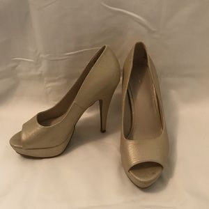 Apt 9 women’s platform heels with peep toe